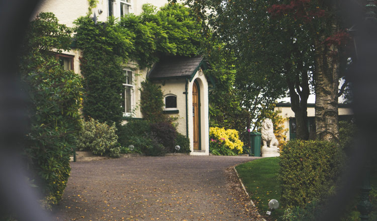 driveway cleaners services in Guildford